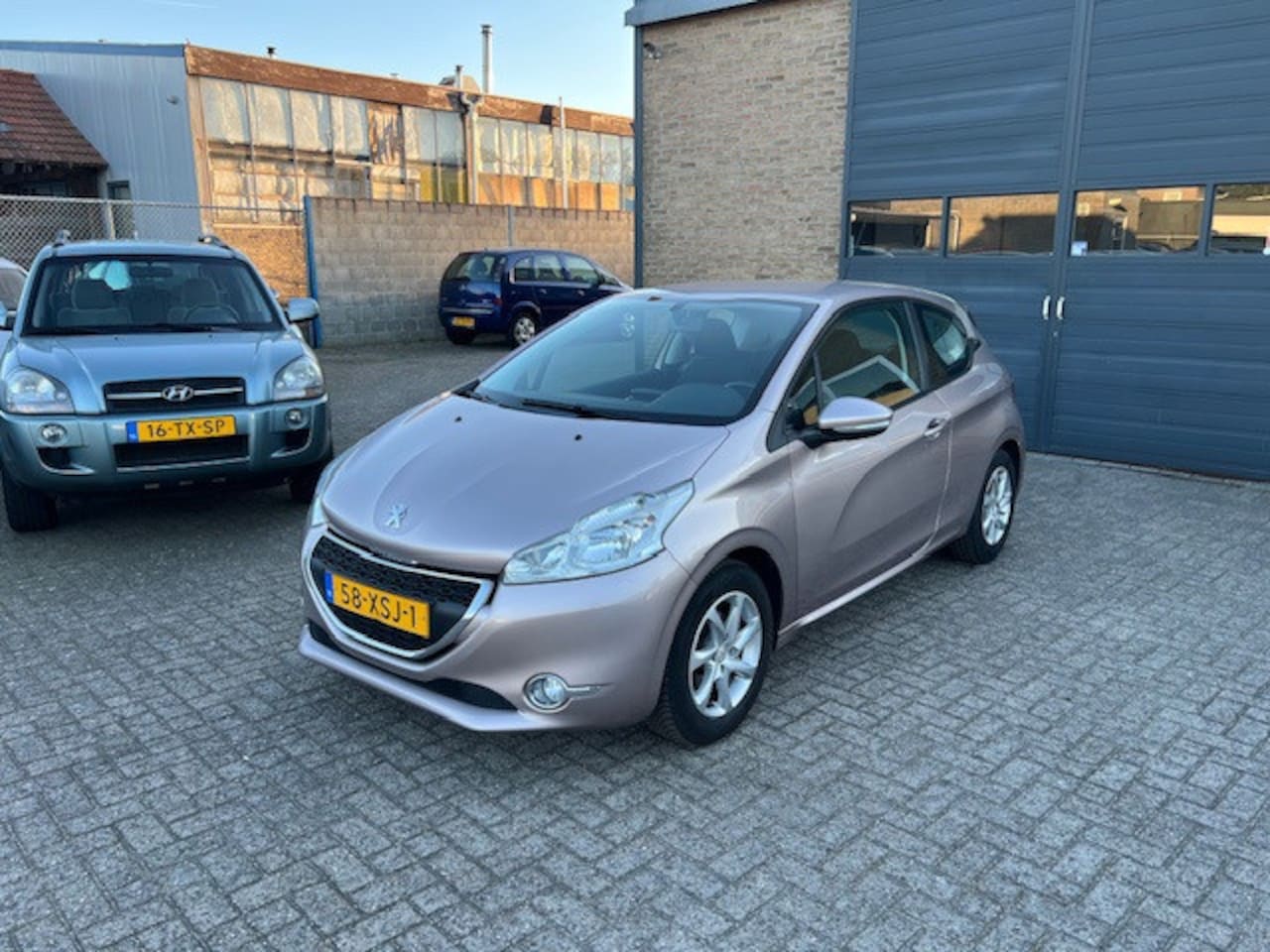 Peugeot 208 - 1.2 VTi Allure_Mooie Auto - AutoWereld.nl