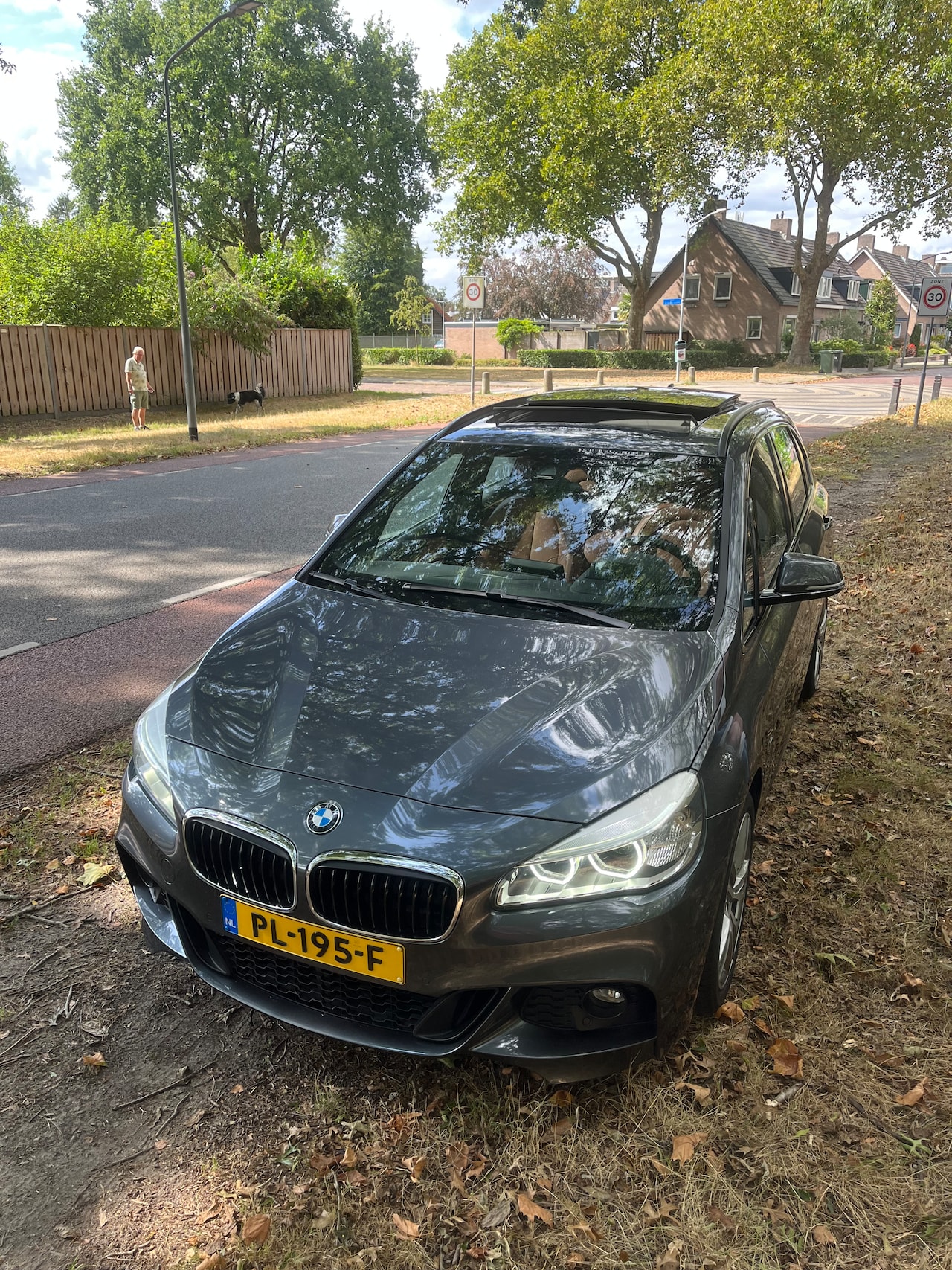 BMW 2-serie Active Tourer - 220i High Executive M-sport /apk 10-2027 - AutoWereld.nl