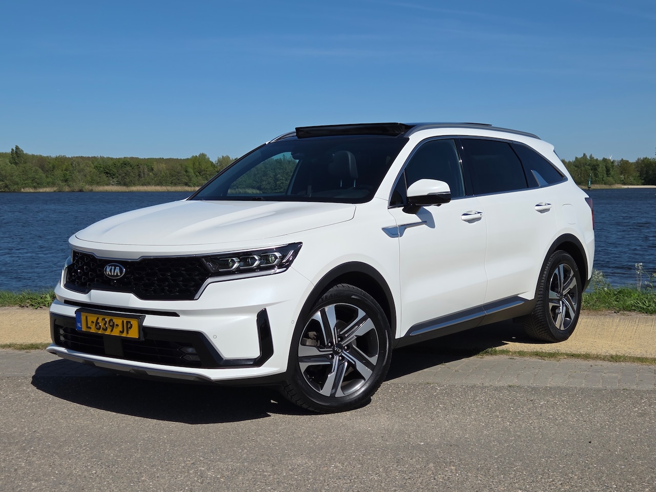 Kia Sorento - 1.6 T-GDI Plug-in Hybrid 4WD ExecutiveLine Supernette auto! BTW - AutoWereld.nl