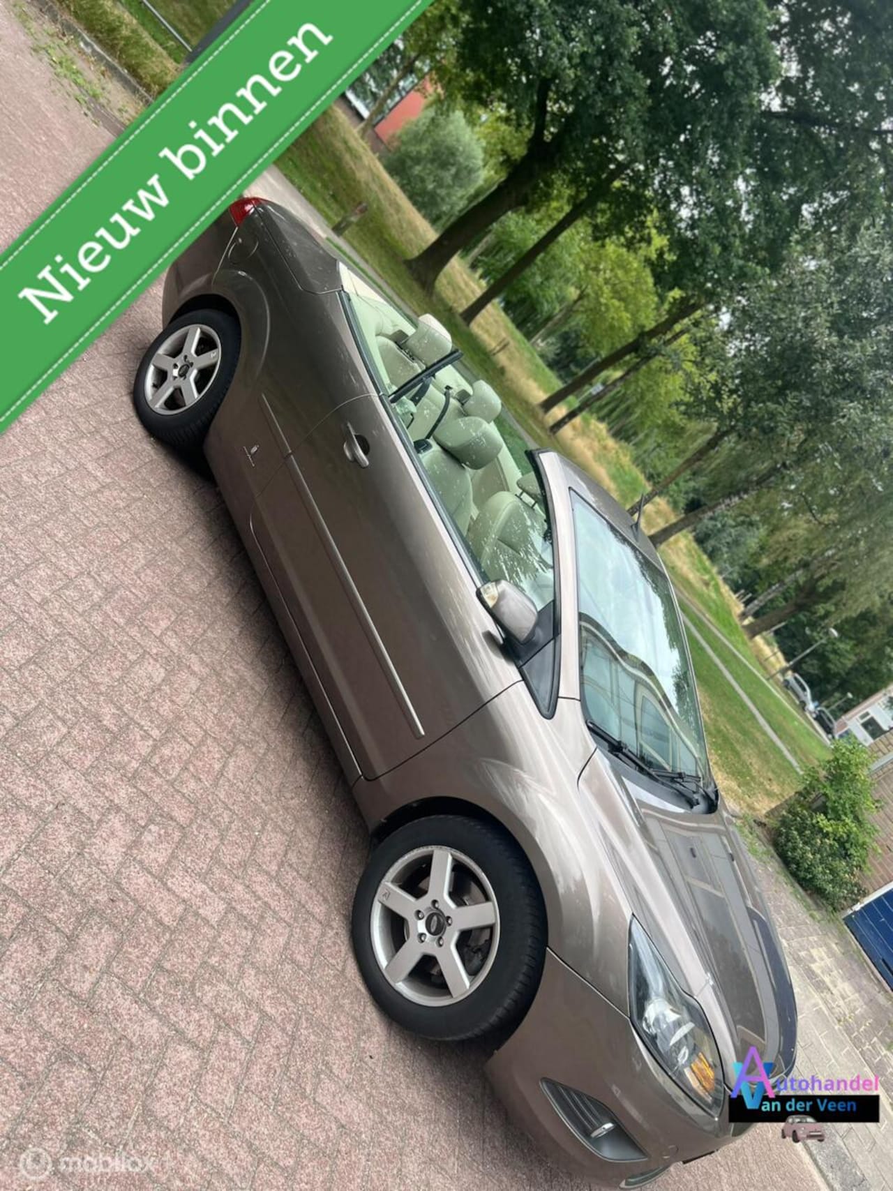 Ford Focus - 2.0 Ghia 2.0 Ghia - AutoWereld.nl