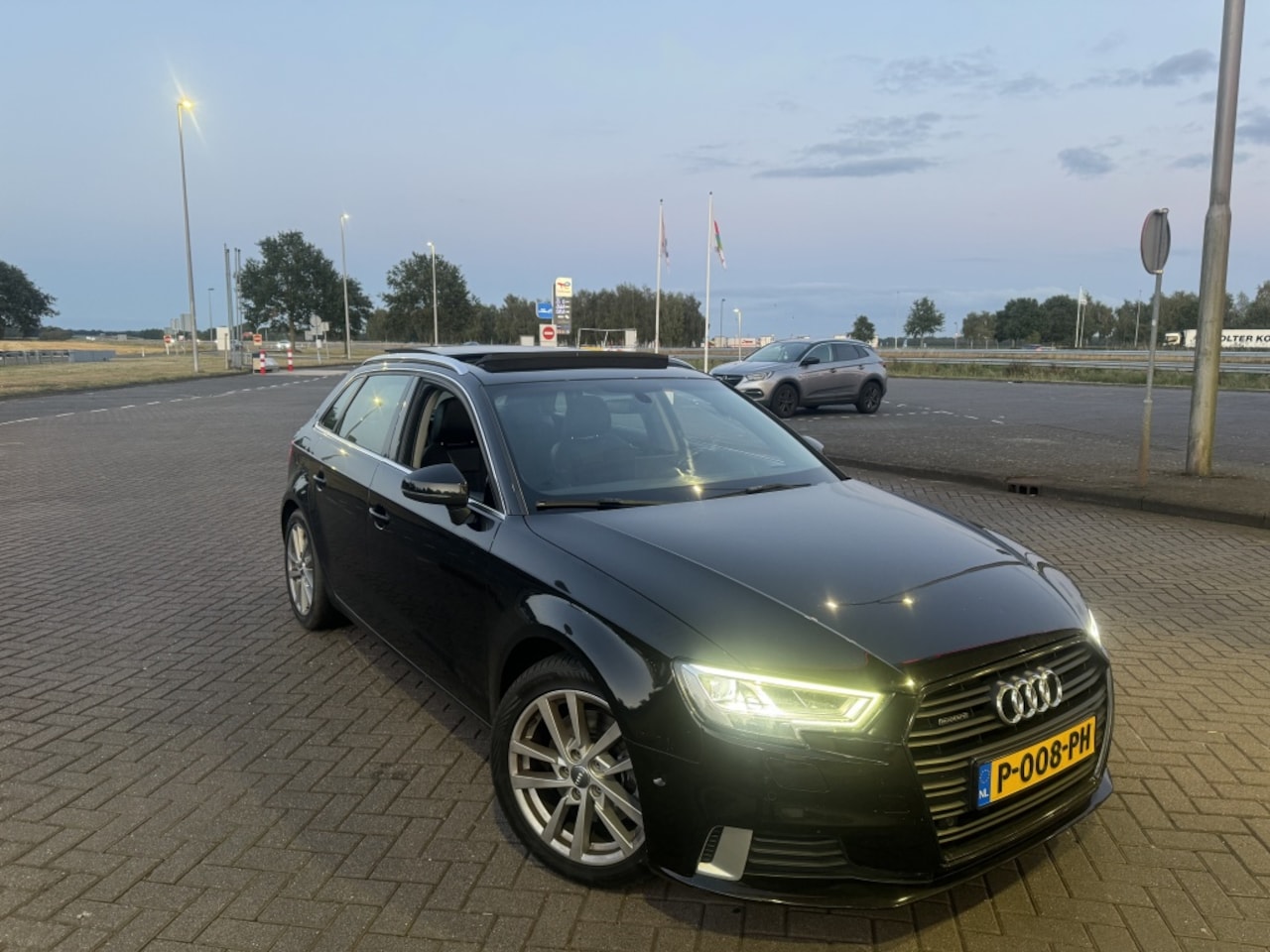 Audi A3 Sportback - 2.0 TDI Stronic 184PK Quattro Pano B&O Full - AutoWereld.nl