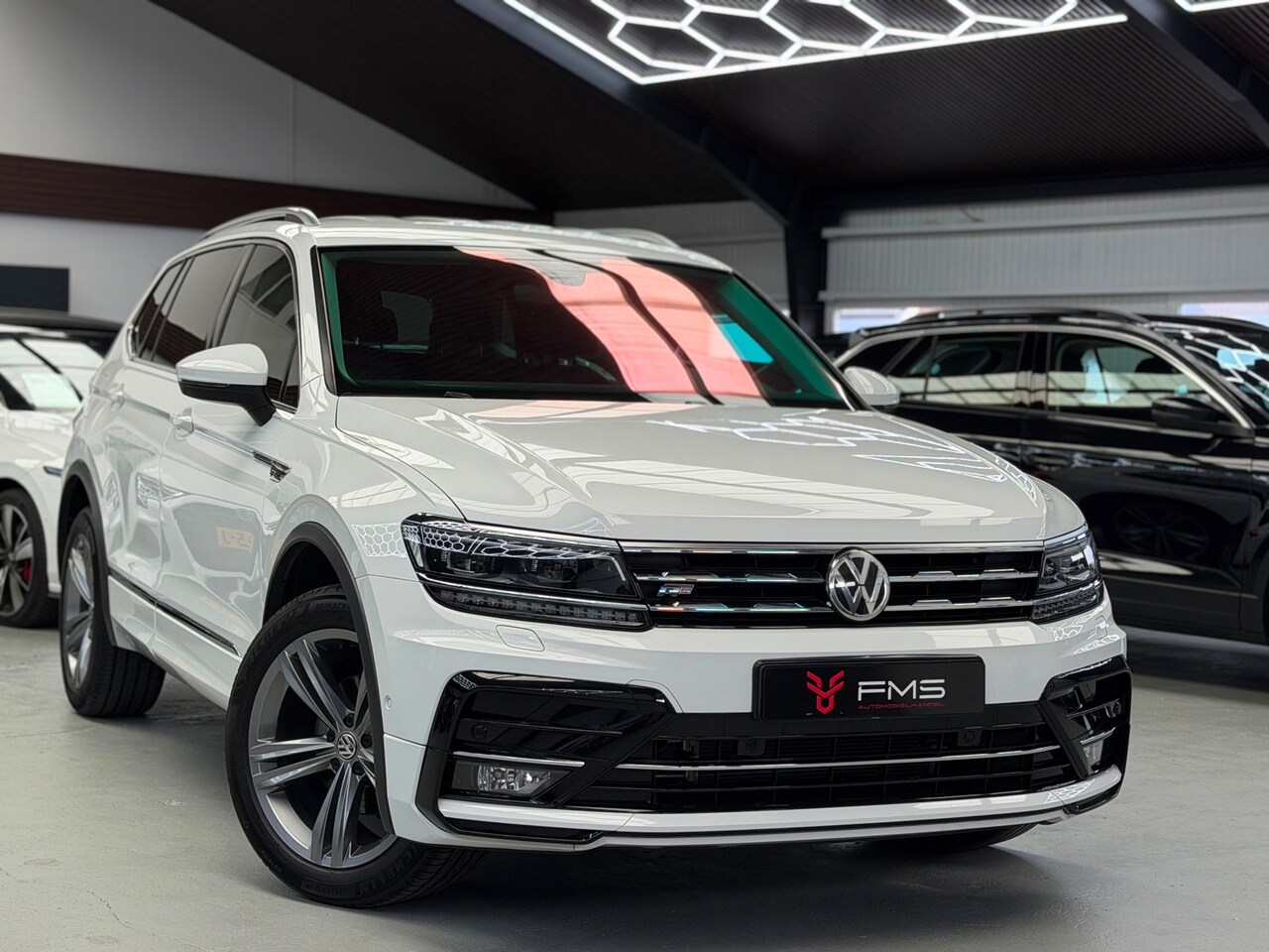 Volkswagen Tiguan Allspace - 1.5 TSI R-Line CarPlay Camera 7p. - AutoWereld.nl