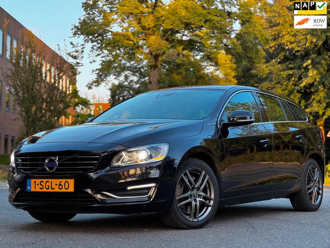 Volvo V60 - 2.4 D6 AWD Plug-In Hybrid Summum|AUT|XENON|NAVI|LEDER|MEMMORIE - AutoWereld.nl