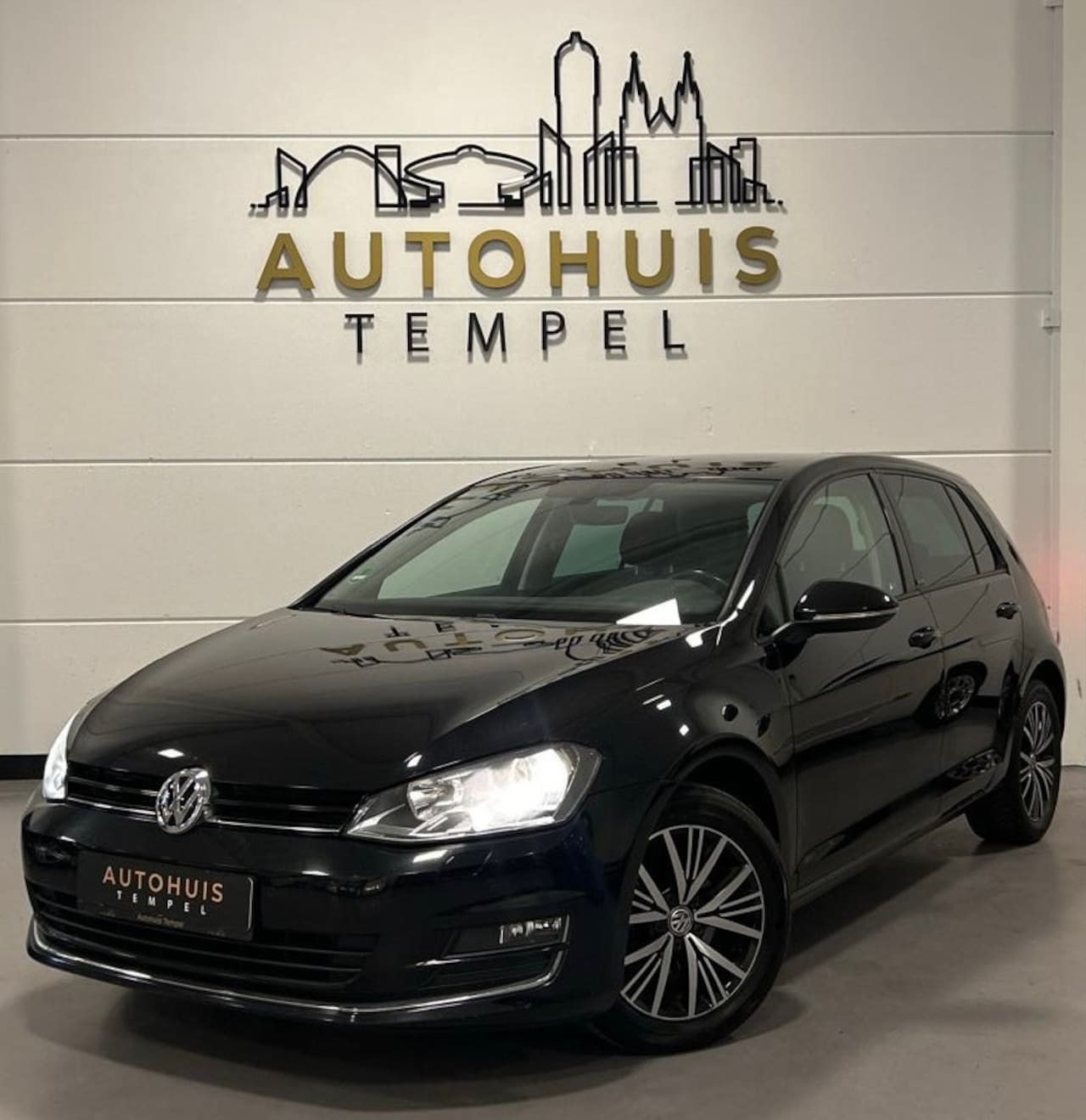 Volkswagen Golf - 1.2 TSI Connected Series Airco Cruise Climate Stoelverwarming Pdc - AutoWereld.nl