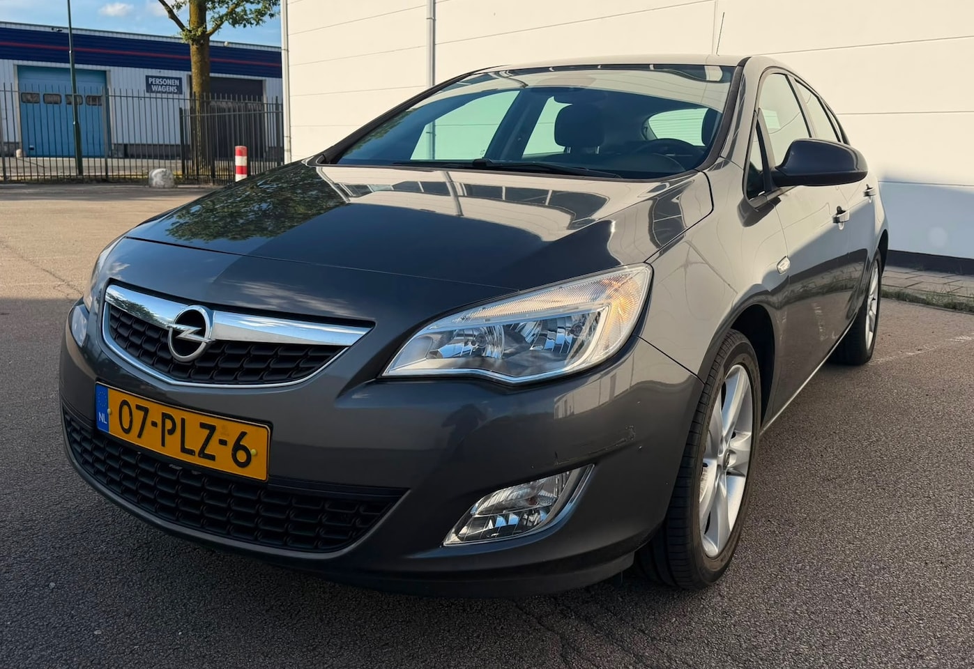 Opel Astra - 1.4 Edition Nap Airco Cruise Isofix Centrale Deurvergrendeling - AutoWereld.nl
