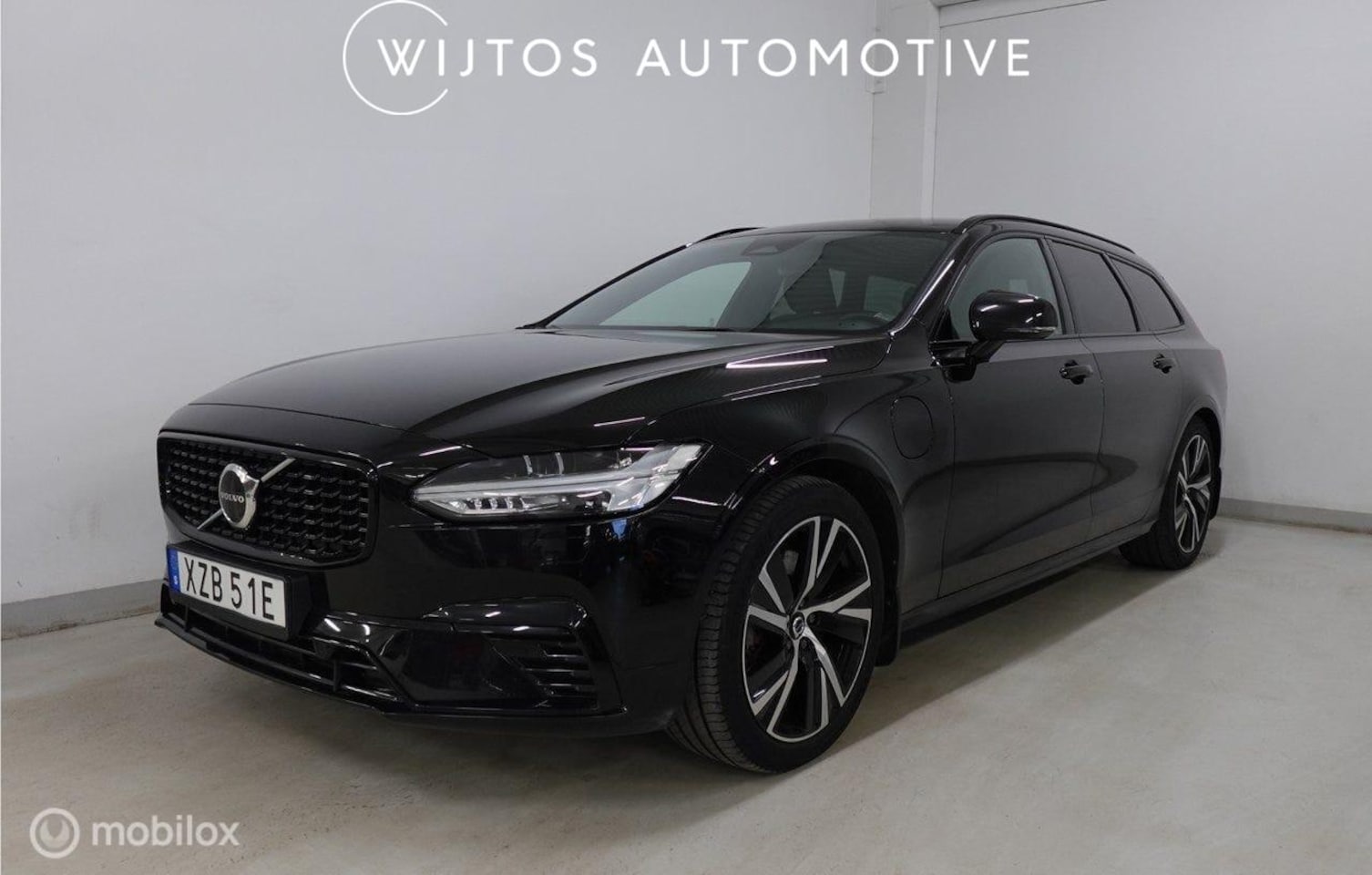 Volvo V90 - 2.0 T6 AWD R-Design 2.0 T6 AWD R-Design, trekhaak - AutoWereld.nl