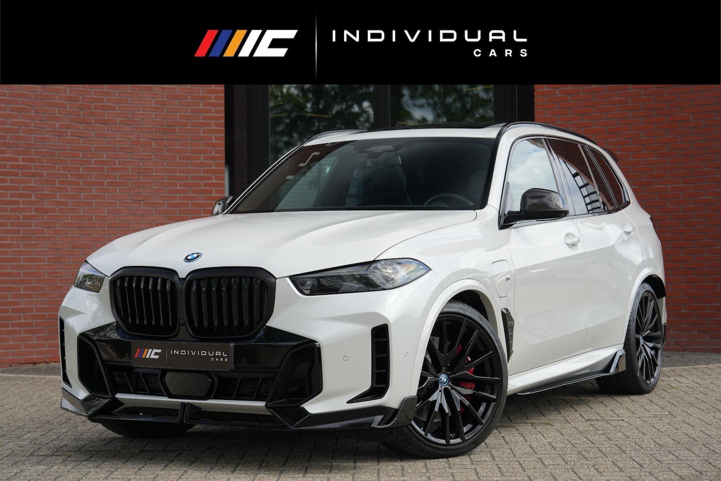 BMW X5 - xDrive50e M-Sport Pro M-Seats Sky-Lounge CoPilot - AutoWereld.nl