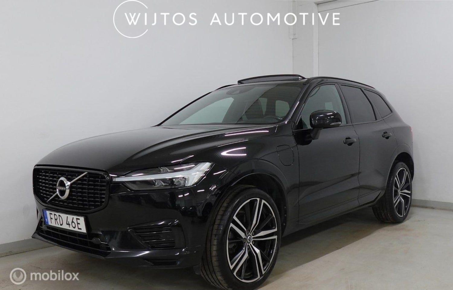 Volvo XC60 - 2.0 Recharge T6 AWD R-Design 2.0 Recharge T6 AWD R-Design, pano, trekhaak - AutoWereld.nl