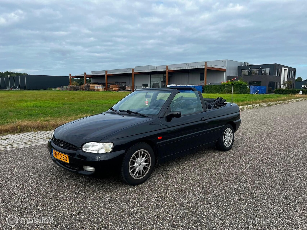 Ford Escort Cabrio - 1.6 CLX Airco - AutoWereld.nl