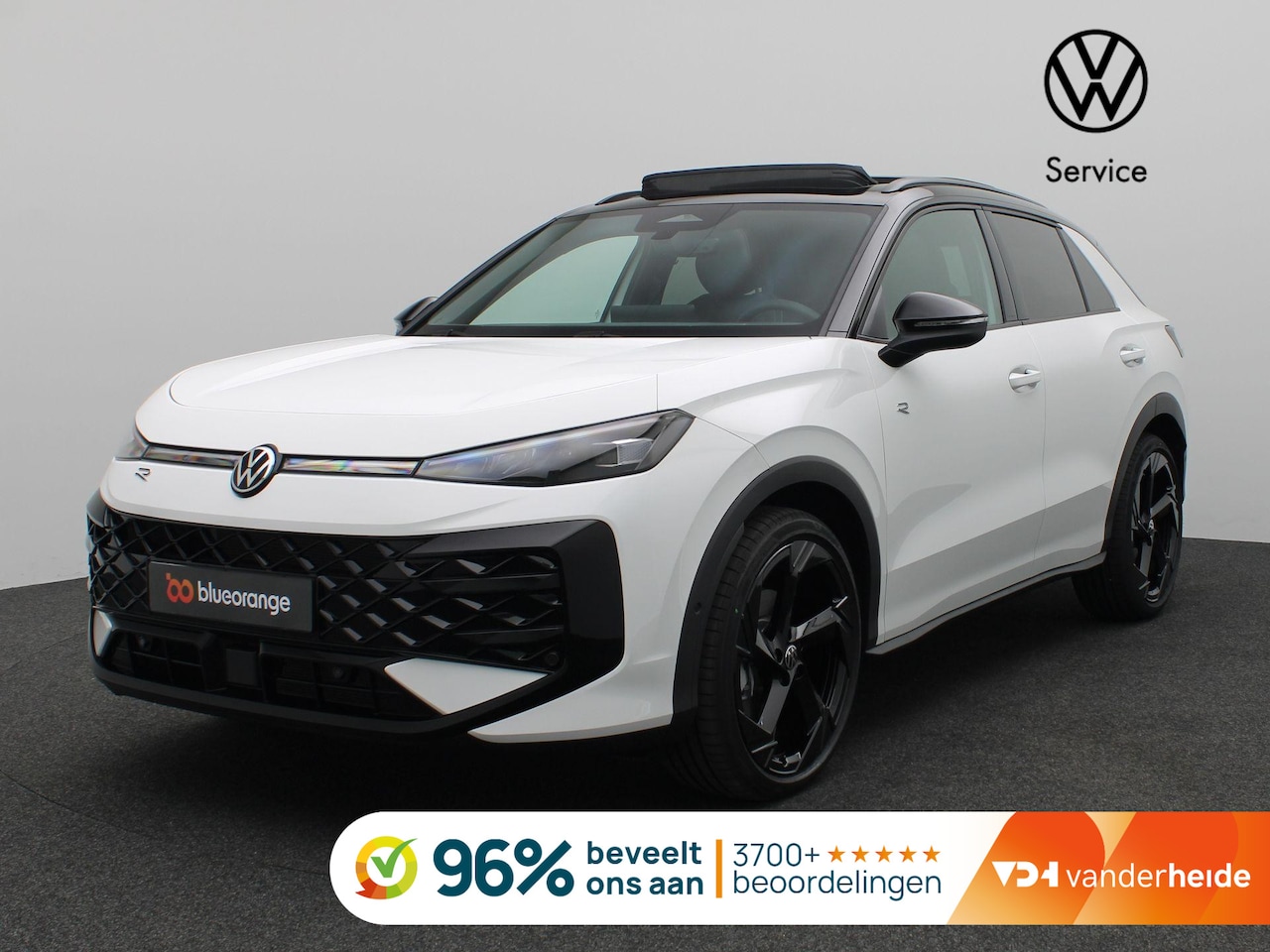Volkswagen T-Roc - 1.5 eTsi R-Line First Edition 150PK DSG Pano-Schuifdak, Trekhaak, Black Style, 20" LM Velg - AutoWereld.nl