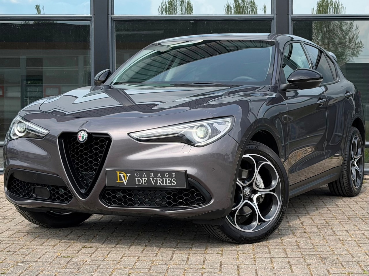 Alfa Romeo Stelvio - 2.0 T AWD Veloce 280pk Black Pack 2300KG Trekgewicht Maxton Garantie - AutoWereld.nl