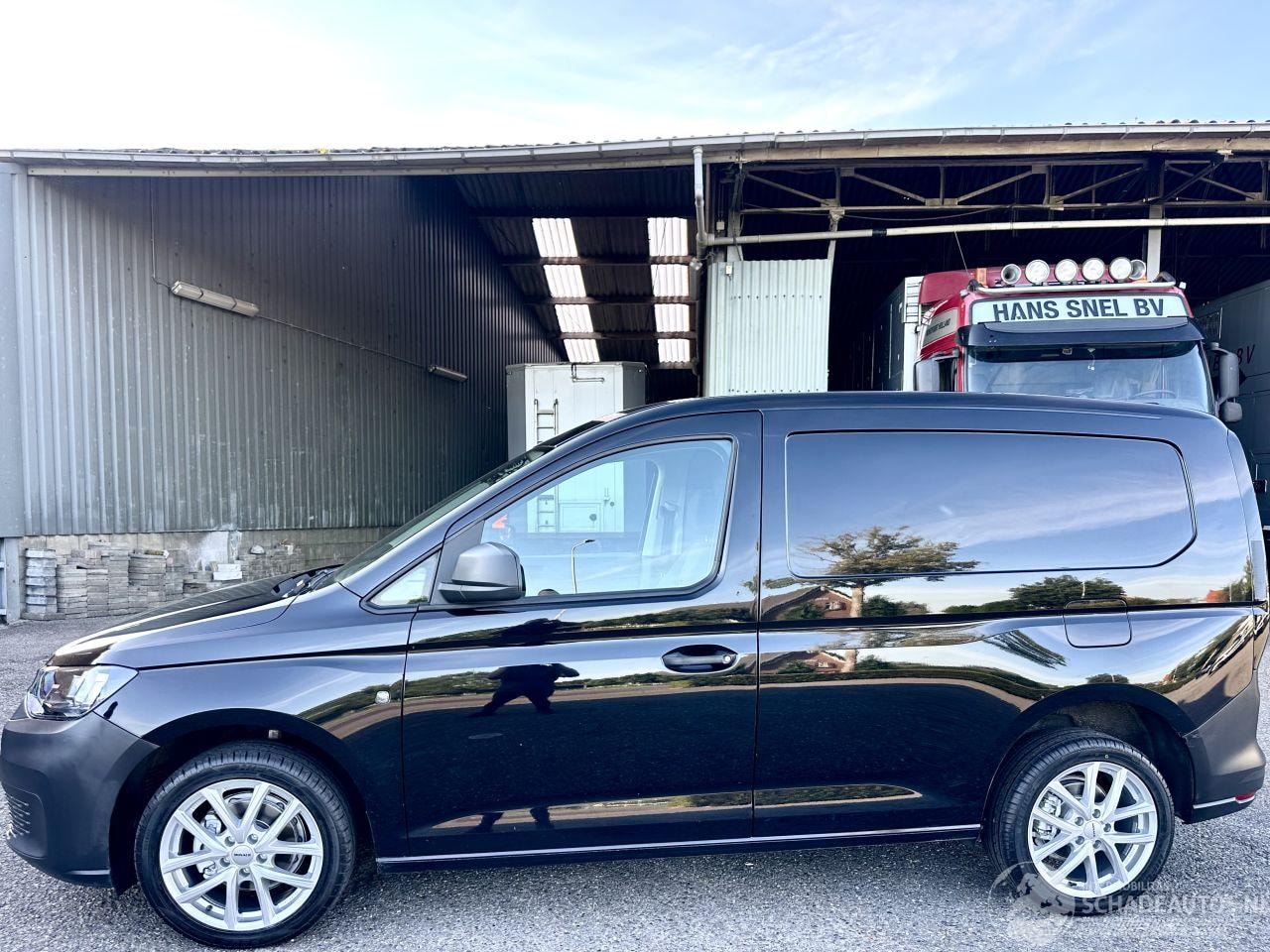 Volkswagen Caddy Cargo - 2.0 TDI 102pk 6-bak comfortl - nap - navi - pdc - trekh - clima - cruise - carplay - org n - AutoWereld.nl