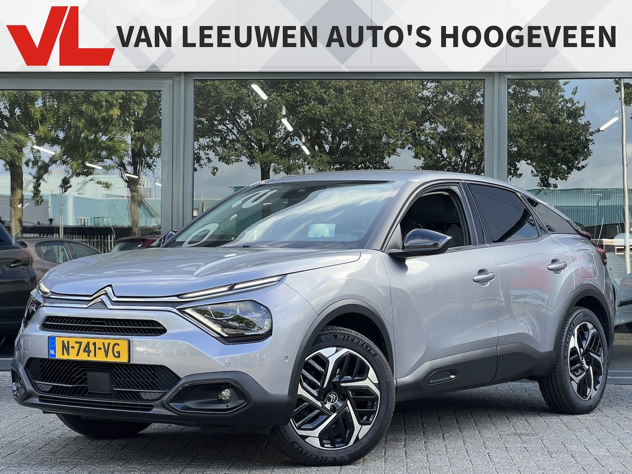 Citroën C4 - 1.2 Puretech Shine | Camera | Head-up display | Navigatie | APK 18-11-2027 | - AutoWereld.nl