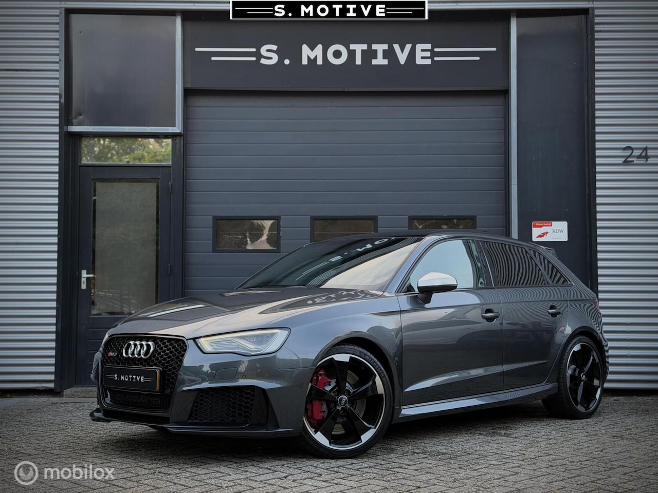 Audi RS3 - 2.5 TFSI RS3 Quattro, Pano. B&O, RS-Seats, Carbon, 420PK, - AutoWereld.nl
