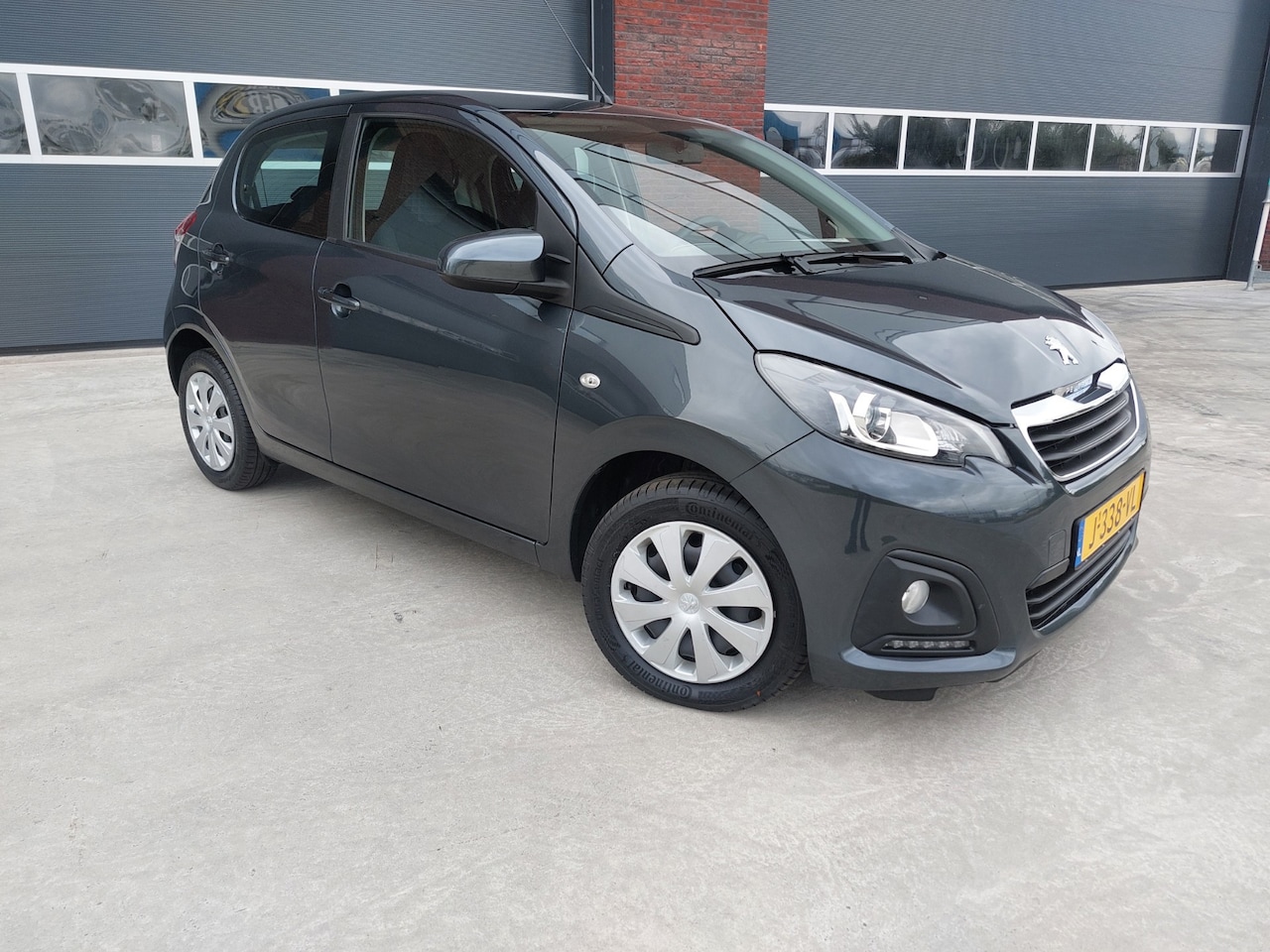 Peugeot 108 - 1.0 e-VTi Active 5 Deurs AIRCO LED € 6995,- Incl Btw - AutoWereld.nl