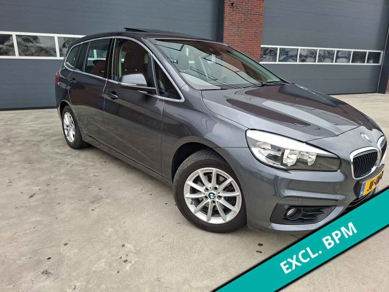 BMW 2-serie Gran Tourer - 216d Essential Airco/ECC/Panoramadak - AutoWereld.nl