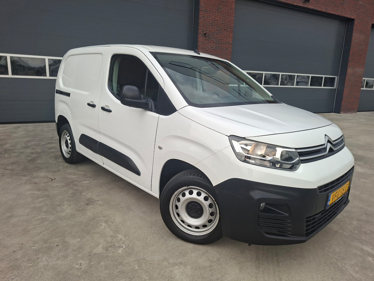 Citroën Berlingo - 1.6 BlueHDI Worker 3 persoons Airco Schuifdeur Camera - AutoWereld.nl