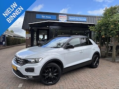 Volkswagen T-Roc - 1.5 TSI DSG Sport|BlackStyle|Pano|White-Silver Met