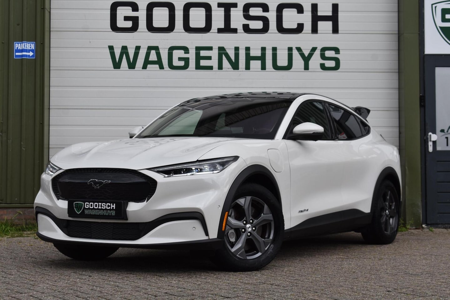 Ford Mustang Mach-E - RWD 75 kWh | Pano | Leder | B&O| Winterpakket | - AutoWereld.nl