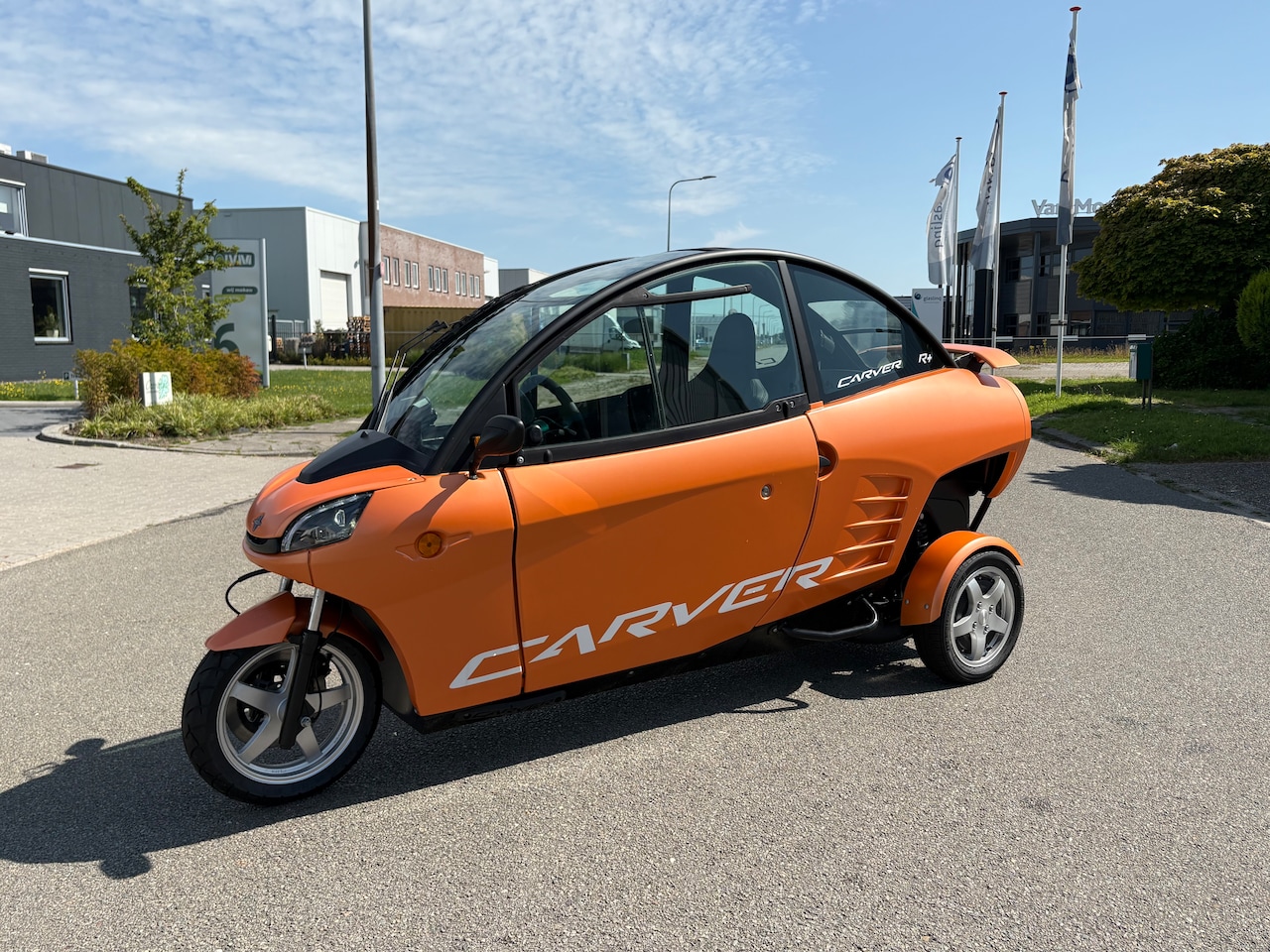 Carver S+ - 80 km/h Tweezitter Volelectrisch Panoramadak - AutoWereld.nl