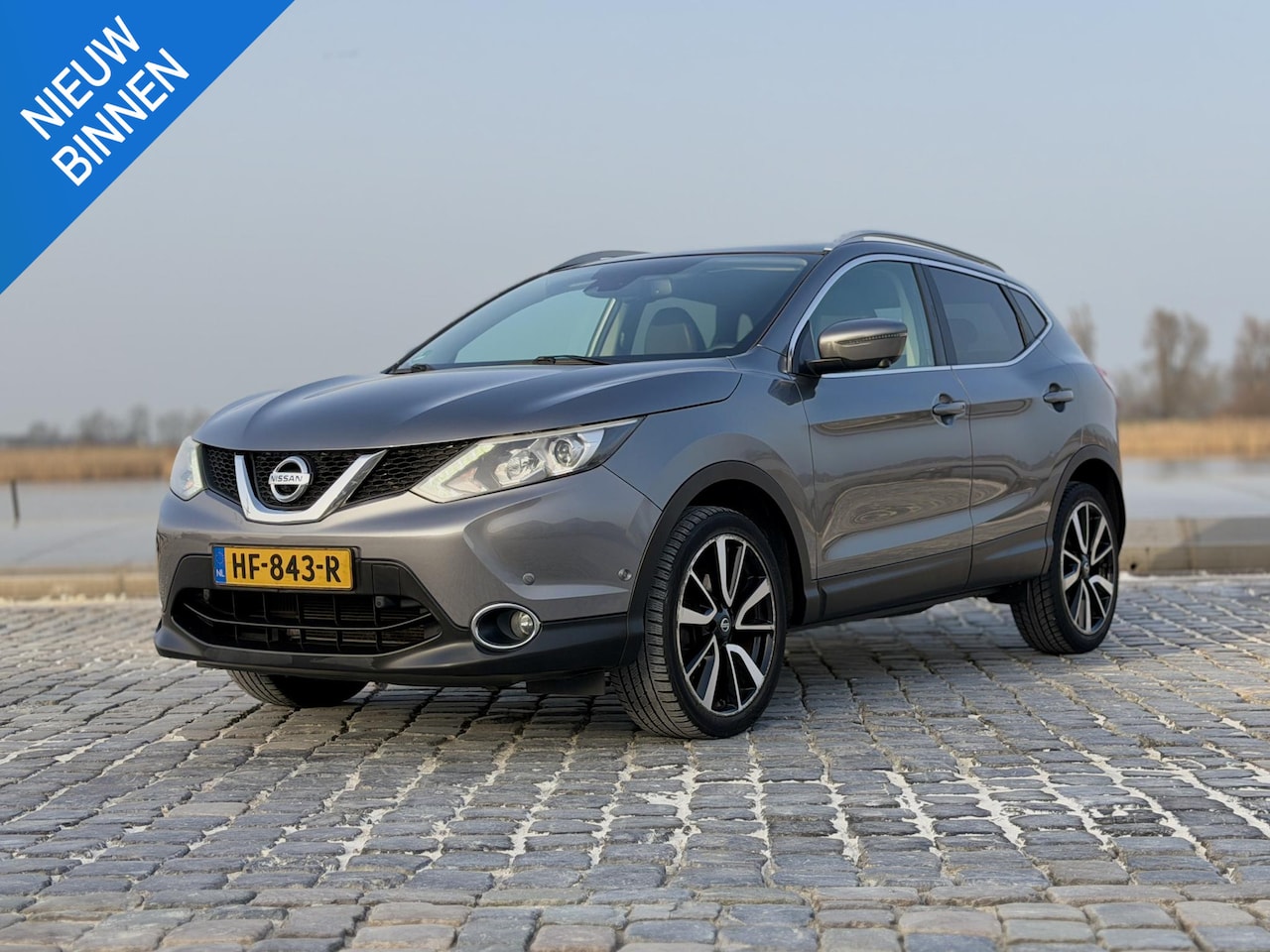 Nissan Qashqai - 1.2 Tekna|Pano|Trekhaak|Stoelverwarming|360cam - AutoWereld.nl