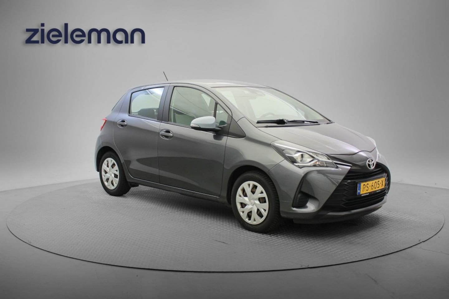 Toyota Yaris - 1.5 VVT-i Aspiration Automaat - Navi, Camera, Clima, Trekhaak - AutoWereld.nl