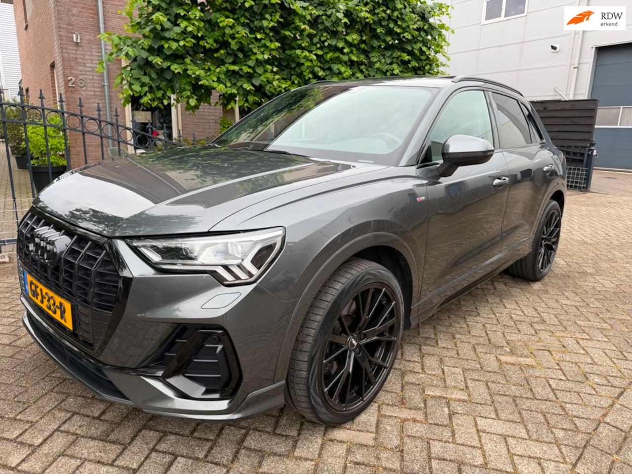 Audi Q3 - 40 TFSI quattro edition one S-Line pano-dak - AutoWereld.nl