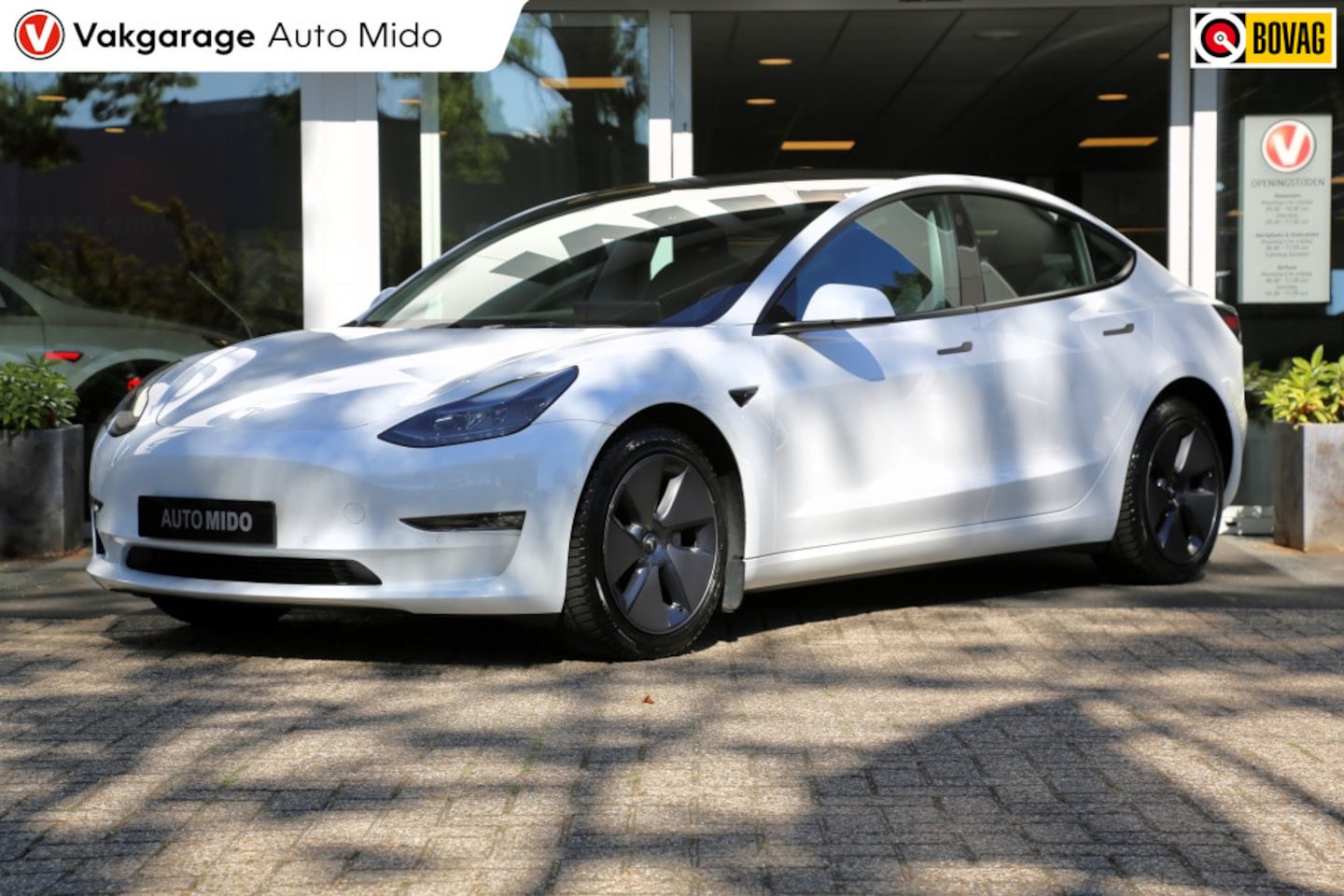 Tesla Model 3 - Long Range AWD 75kWh | BTW aftrekbaar | 1 eigenaar - AutoWereld.nl