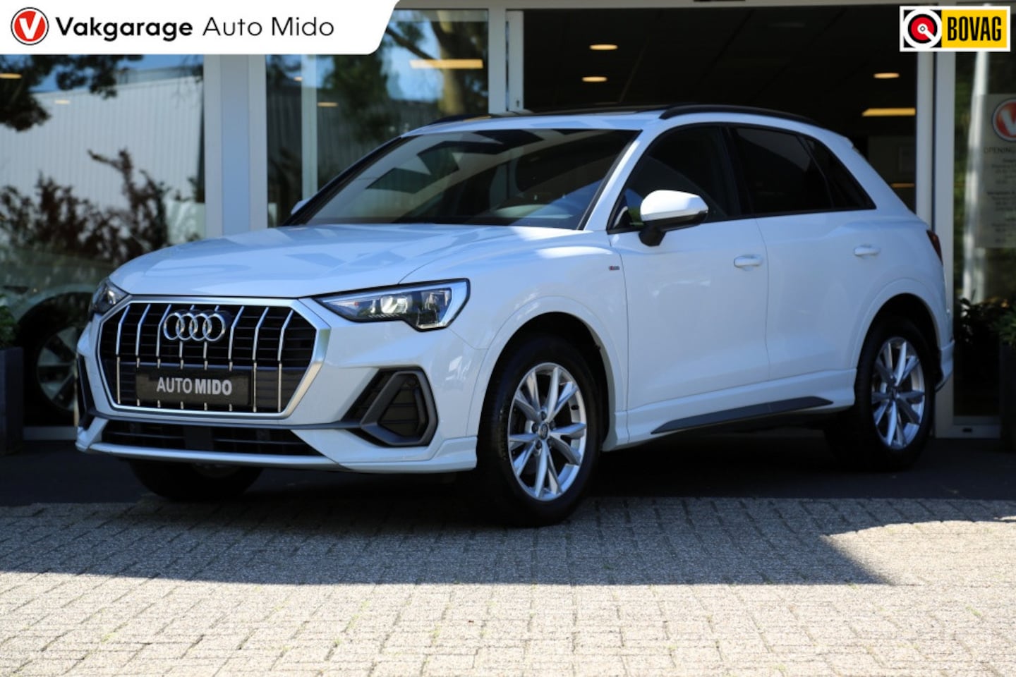 Audi Q3 - 35 TFSI S line | Panorama | Trekhaak | Sport-chassis - AutoWereld.nl