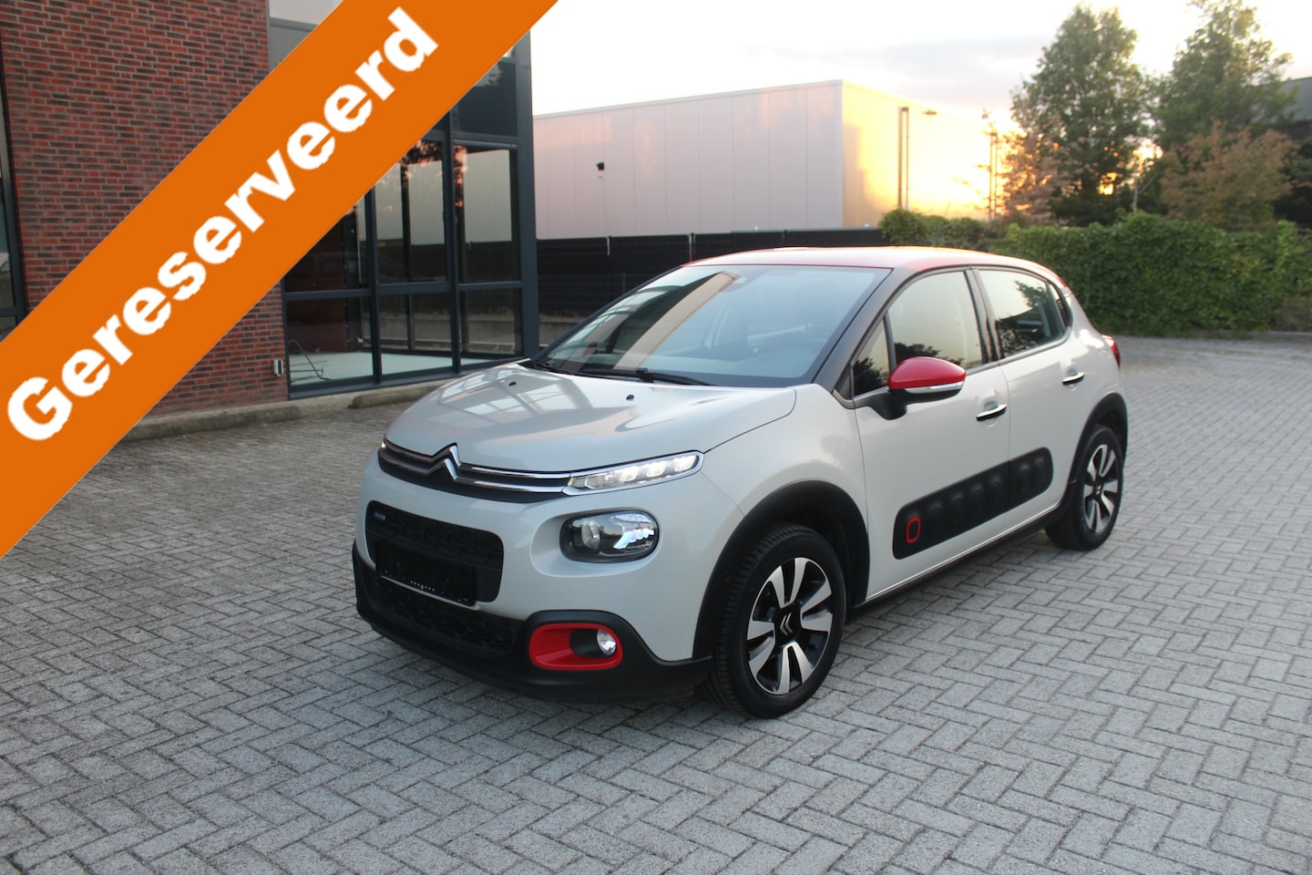 Citroën C3 - 1.2 PureTech S&S Shine Clima-Cruise-Navi-Dodehoek Detectie-Camera - AutoWereld.nl