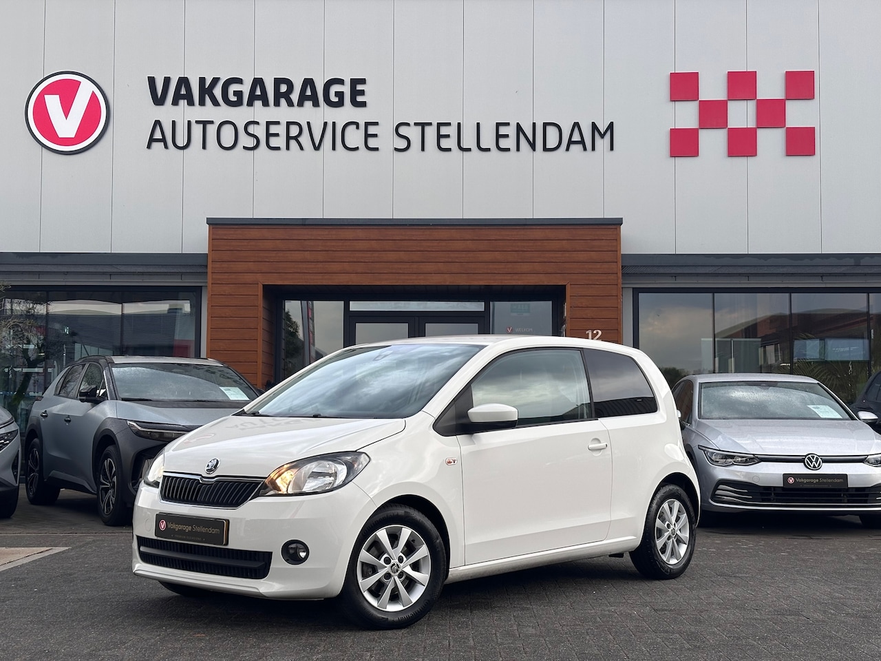 Skoda Citigo - 1.0 Greentech Tour|Getint Glas|LM Velgen|Cruise Control|Airco|Elektrische Ramen - AutoWereld.nl