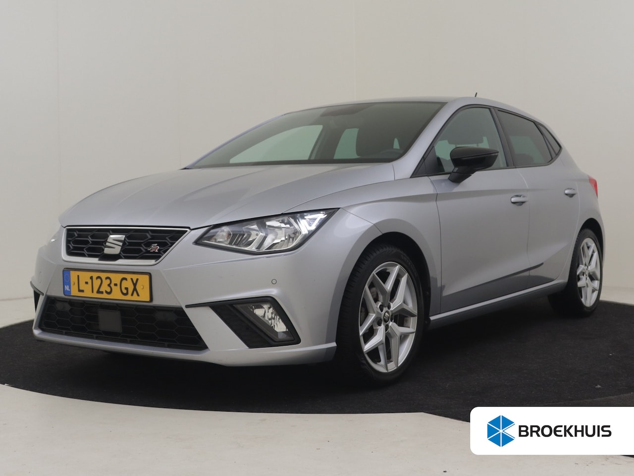 SEAT Ibiza - 1.0 TSI FR Business Intense 95PK | Achteruitrijcamera | Cruise control | Parkeersensoren | - AutoWereld.nl