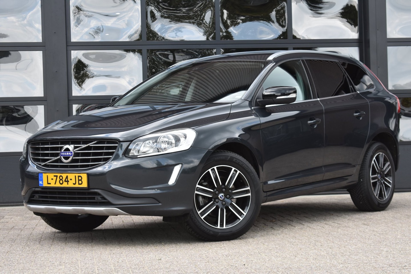 Volvo XC60 - 2.0 D3 FWD '17 Leder Clima Navi Cruise Inruil mogelijk - AutoWereld.nl