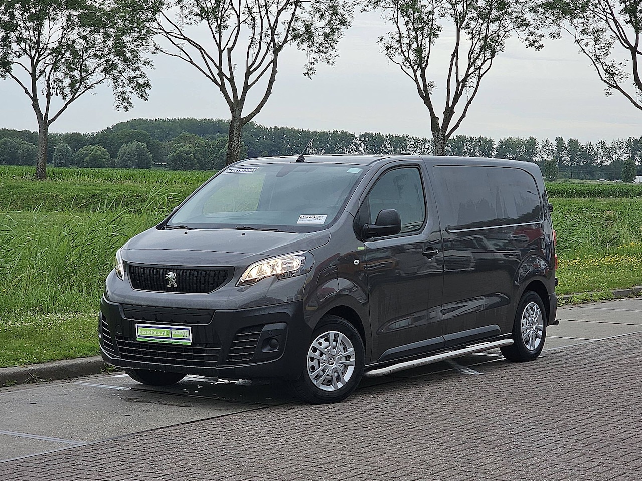 Peugeot e-Expert - Standard Premium 75 kWh L2, 330Km WLTP, Snelladen, Cruise control, Airco, Pdc, Carplay, Ca - AutoWereld.nl