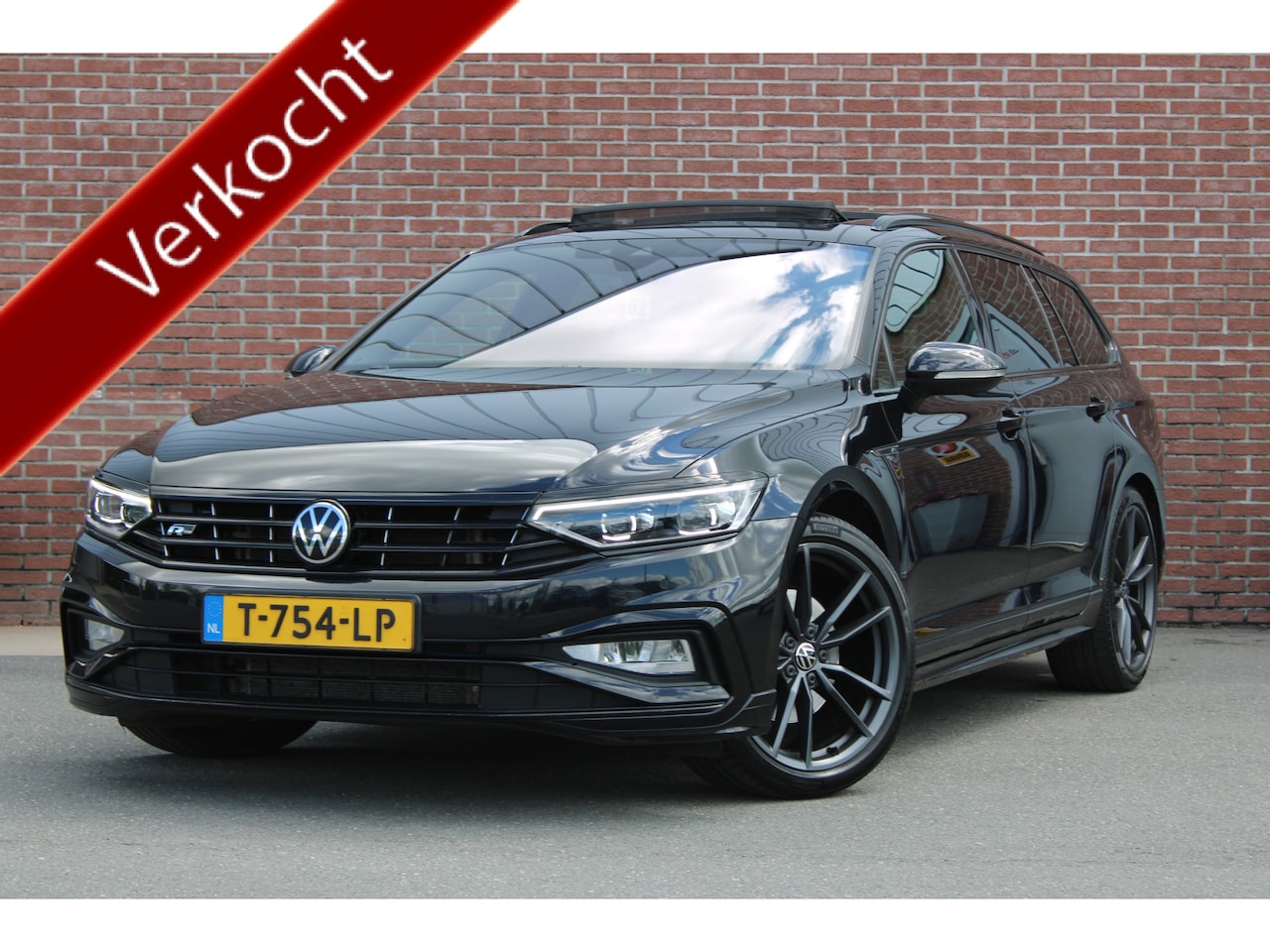 Volkswagen Passat Variant - 1.5 TSI 150PK R-Line Business |PANO-DAK|TREKHAAK|LEER|19-INCH| - AutoWereld.nl