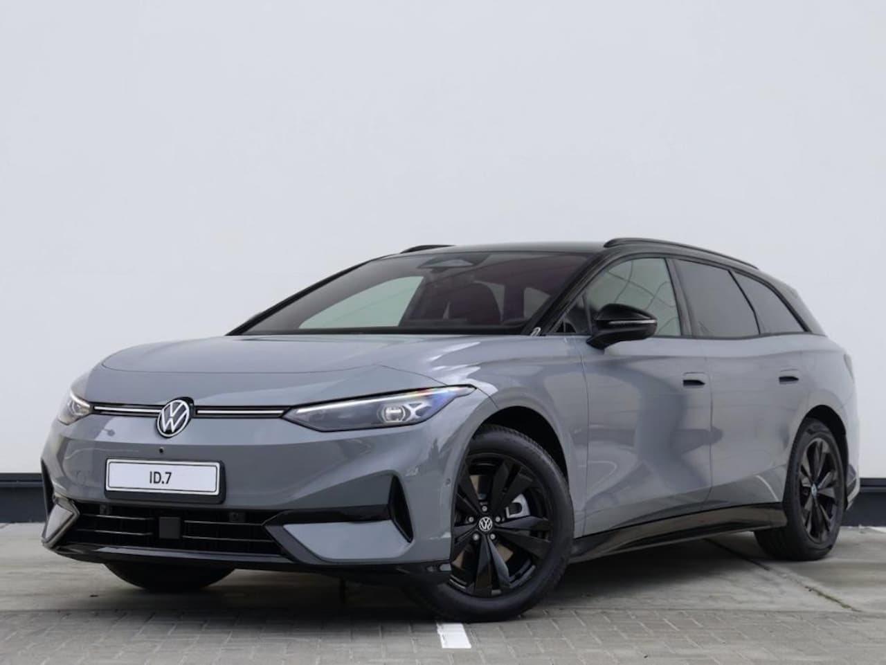 Volkswagen ID.7 Tourer - Limited Edition 59 kWh 204 PK | Camera | App-Connect | Black style | 5jr gratis onderhoud - AutoWereld.nl