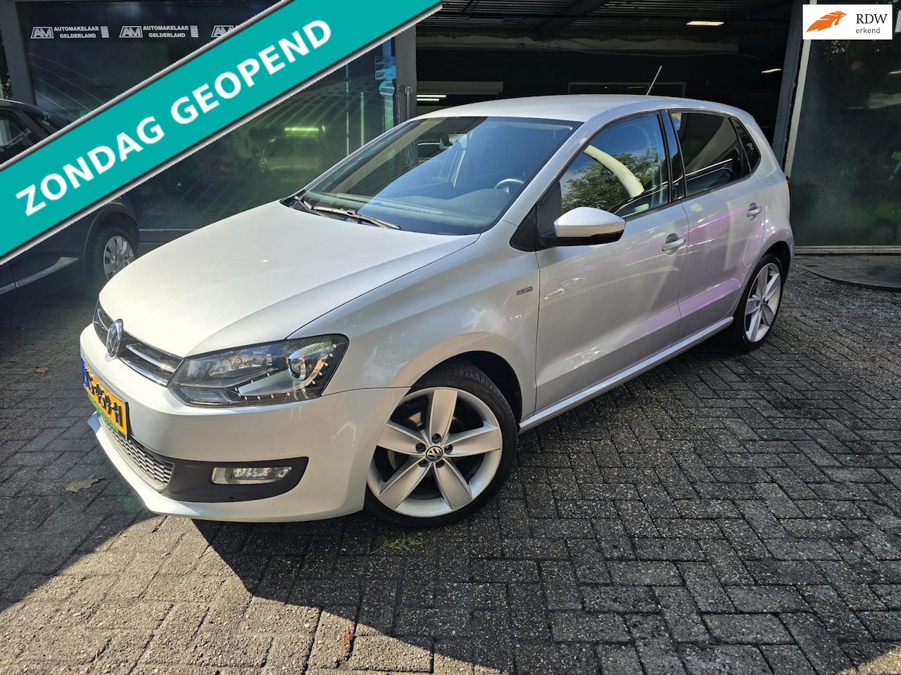 Volkswagen Polo - 1.2 Easyline | 3/6 OF 12MND GARANTIE | NAVI | NW APK | LMV | CRUISE | - AutoWereld.nl