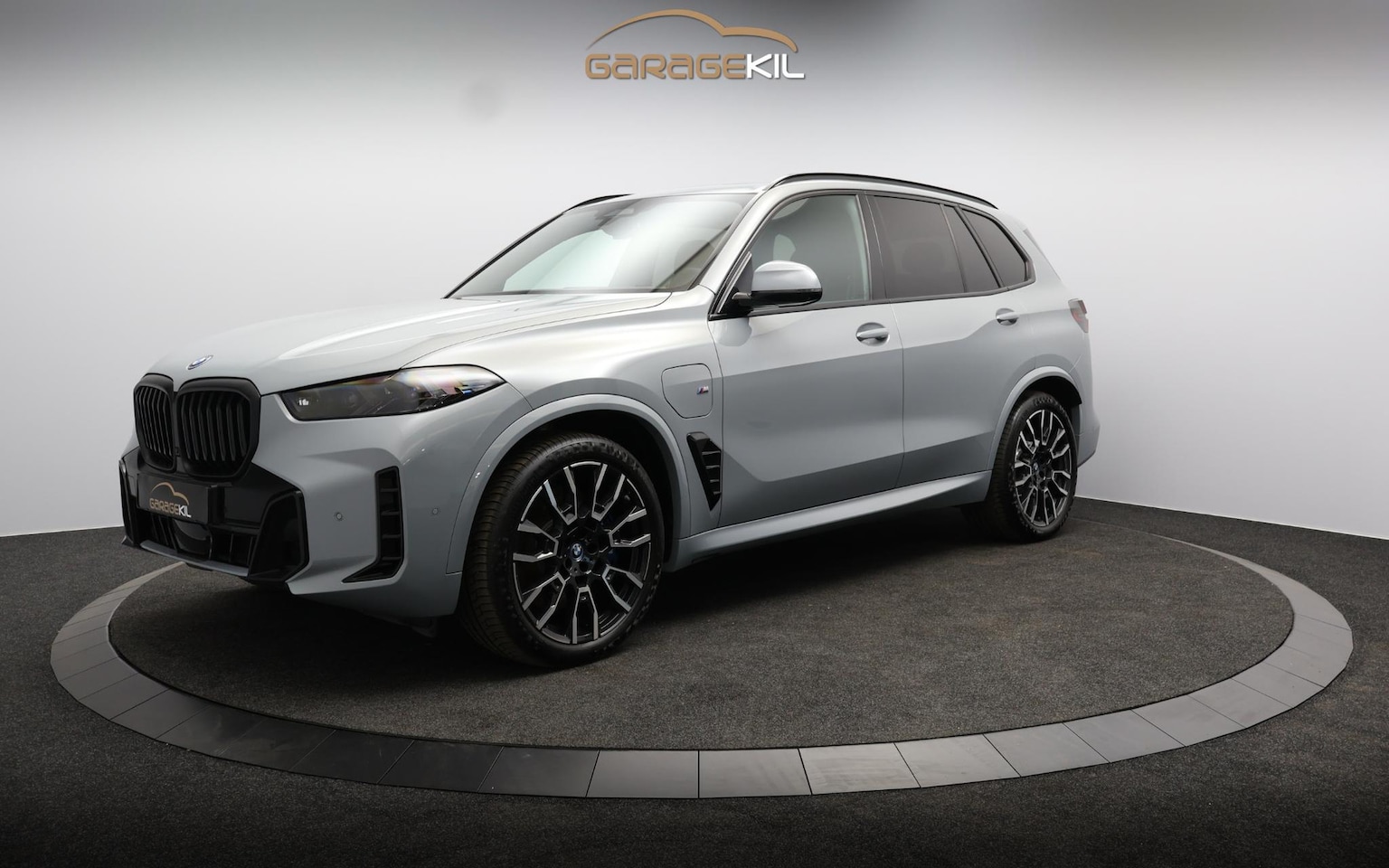 BMW X5 - xDrive50e M-Sport Pro / Dealeronderh. / Harman Kardon / Trekhaak / Driving Prof. / Parking - AutoWereld.nl