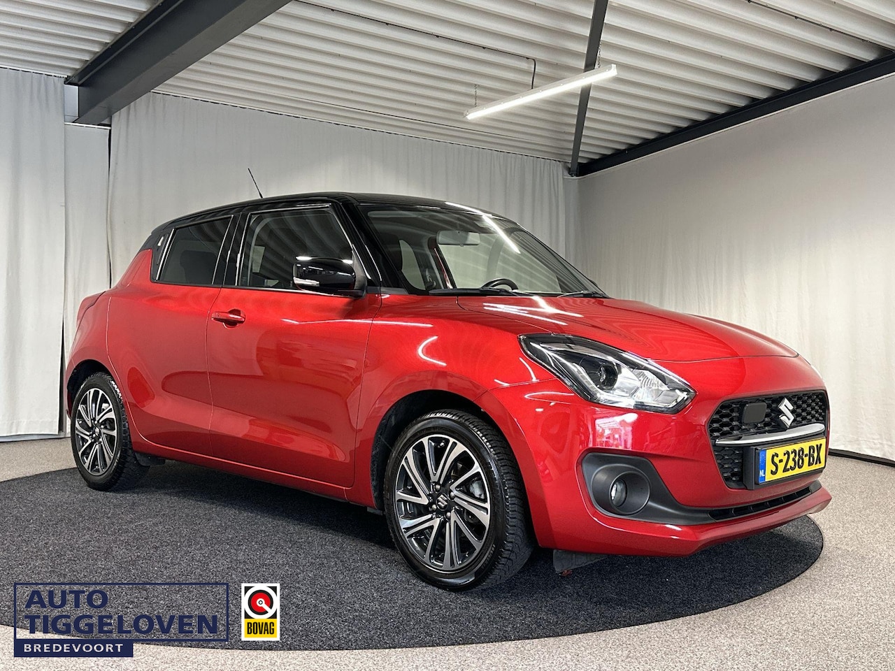 Suzuki Swift - 1.2 Style Smart Hybrid Automaat | Trekhaak | Camera - AutoWereld.nl