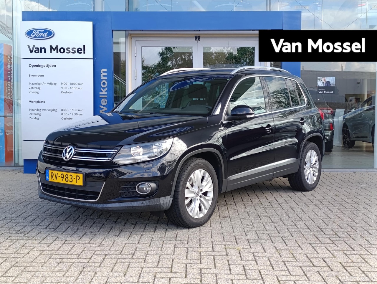 Volkswagen Tiguan - 1.4 TSI Sport&Style | Trekhaak | Stoelverwarming | Climate Control | PDC V+A | Navigatie | - AutoWereld.nl