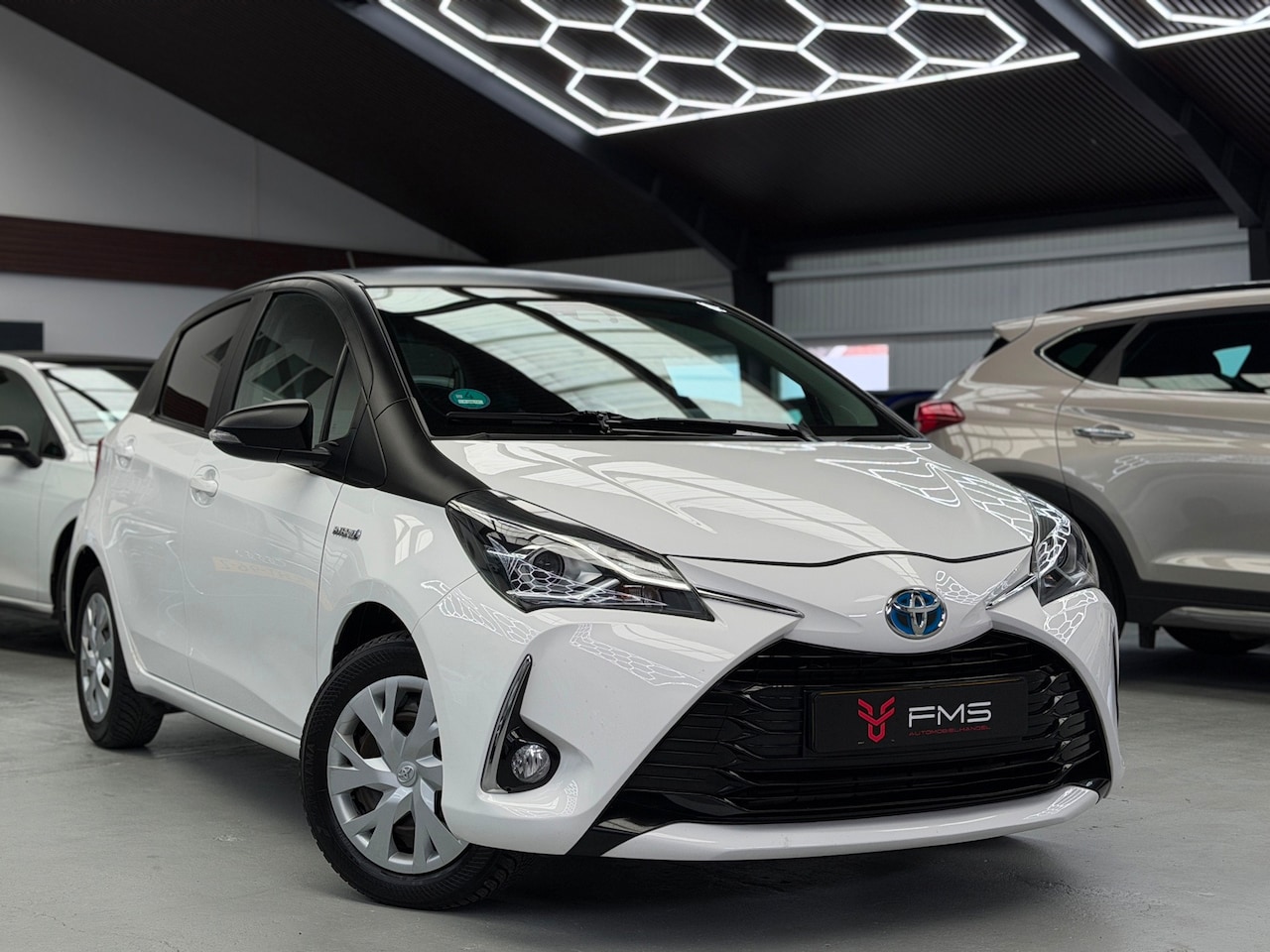 Toyota Yaris - 1.5 Hybrid Design Camera Navigatie - AutoWereld.nl