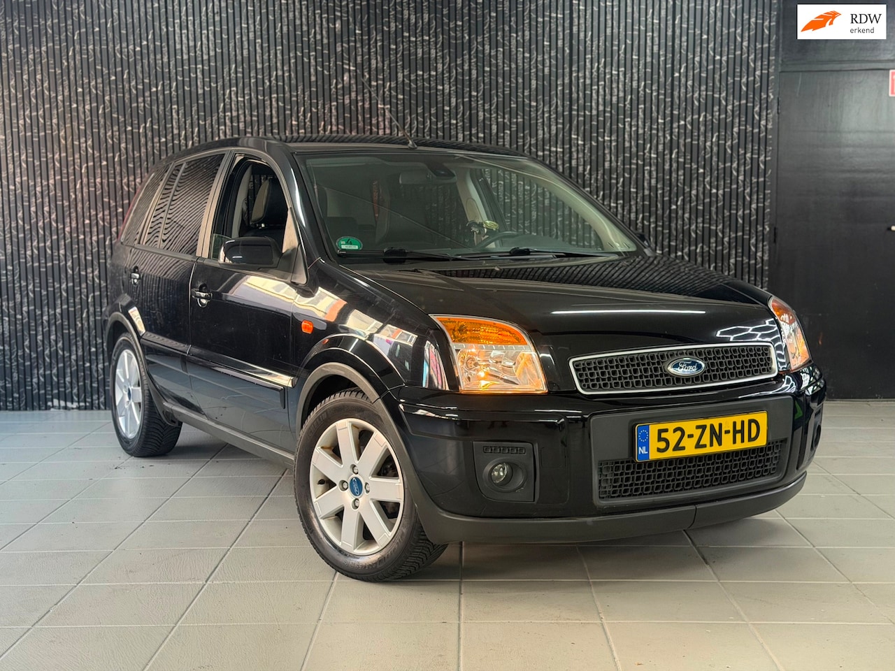 Ford Fusion - 1.6-16V Futura Automaat | Leer | Airco - AutoWereld.nl