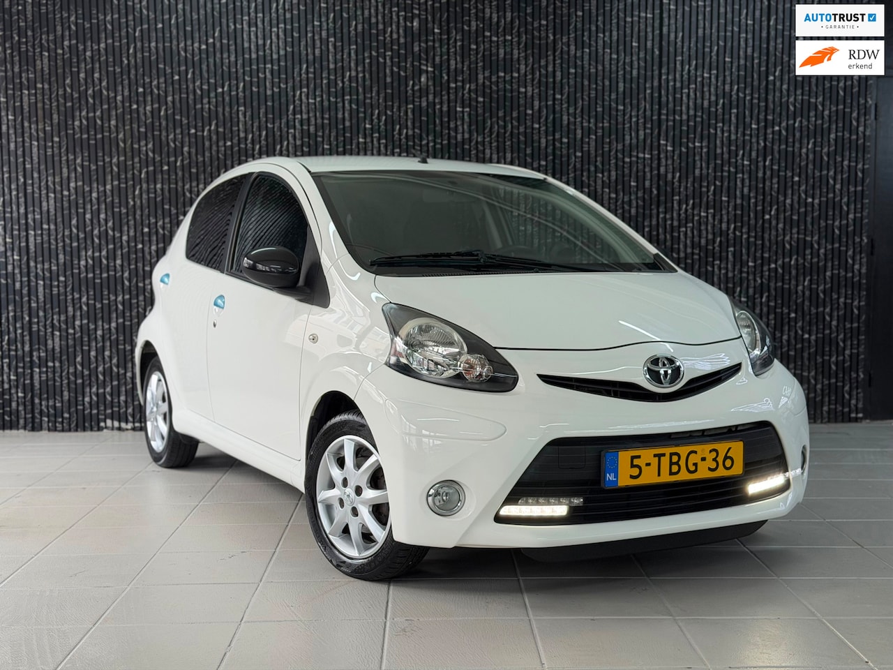 Toyota Aygo - 1.0 VVT-i Dynamic Blue Airco - AutoWereld.nl