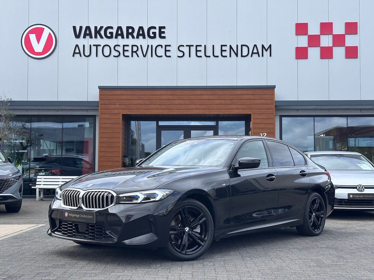 BMW 3-serie - 330e|M-Sport|Innovation Pack|Comfort Acces|360° Cam|Memory Zetel|Adaptive Cruise - AutoWereld.nl