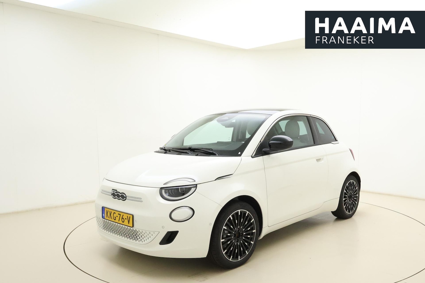 Fiat 500 - La Prima 42 kWh | Glazen dak | Cruise control | Camera | Elektrisch verstelbare spiegels - AutoWereld.nl