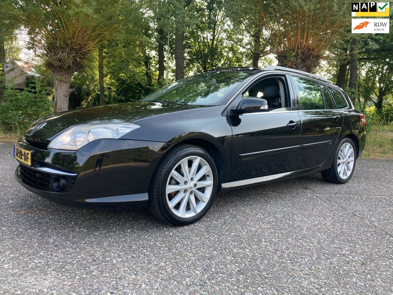 Renault Laguna Estate - 2.0 16V T Initiale pano/xenon/automaat - AutoWereld.nl