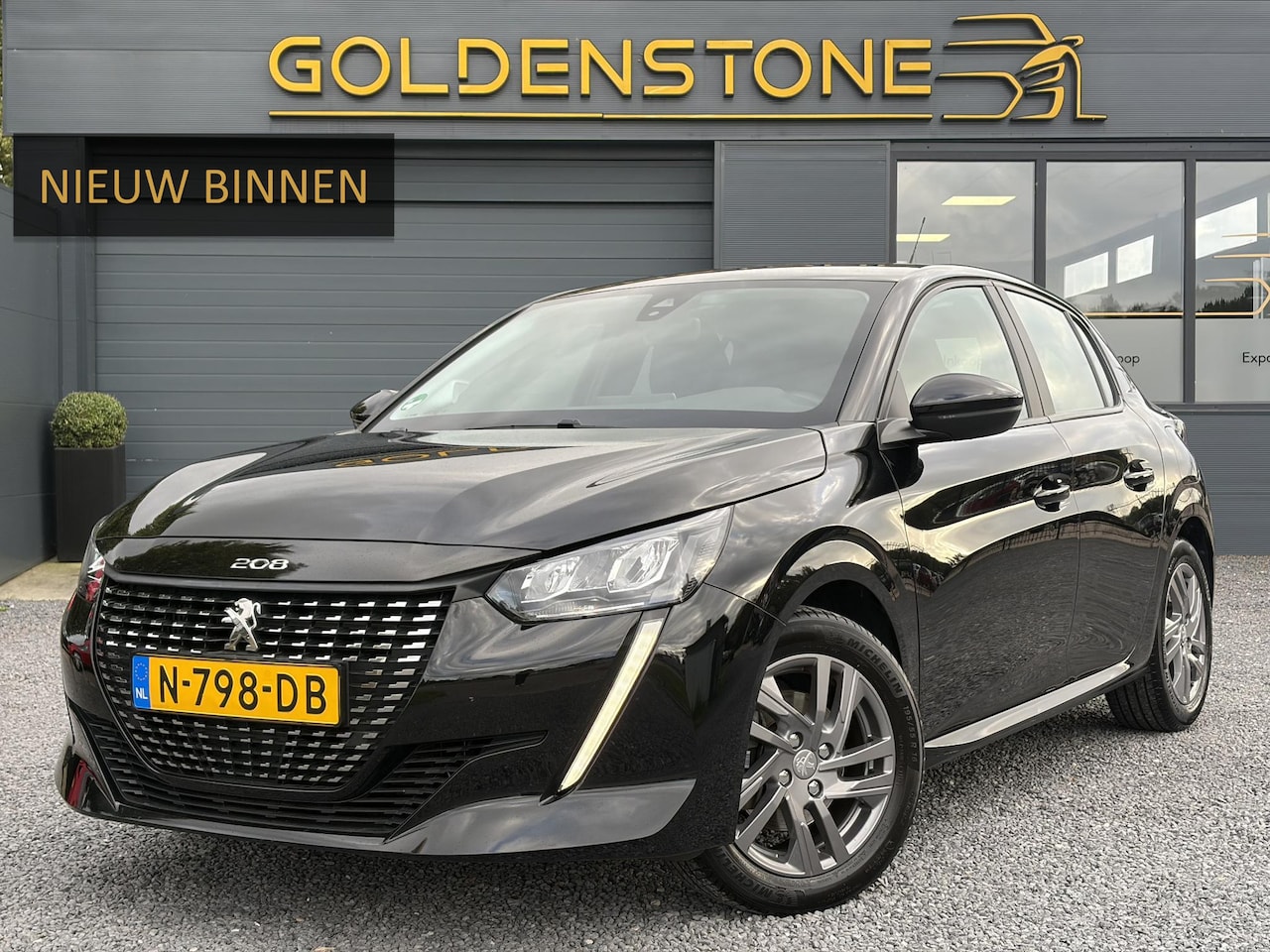 Peugeot 208 - 1.2 PureTech Blue Lease Active ✓102pk✓2e Eigenaar✓Trekhaak✓Navi✓Carplay✓6 Bak✓Dealer Onder - AutoWereld.nl