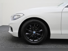 BMW 1-serie - 118i Corporate Lease Essential Automaat Navigatie, Climate, Cruise, Bluetooth, PDC