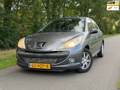 Peugeot 206 - 1.4 XS | Lange APK + Cruise control Nu € 1.499,