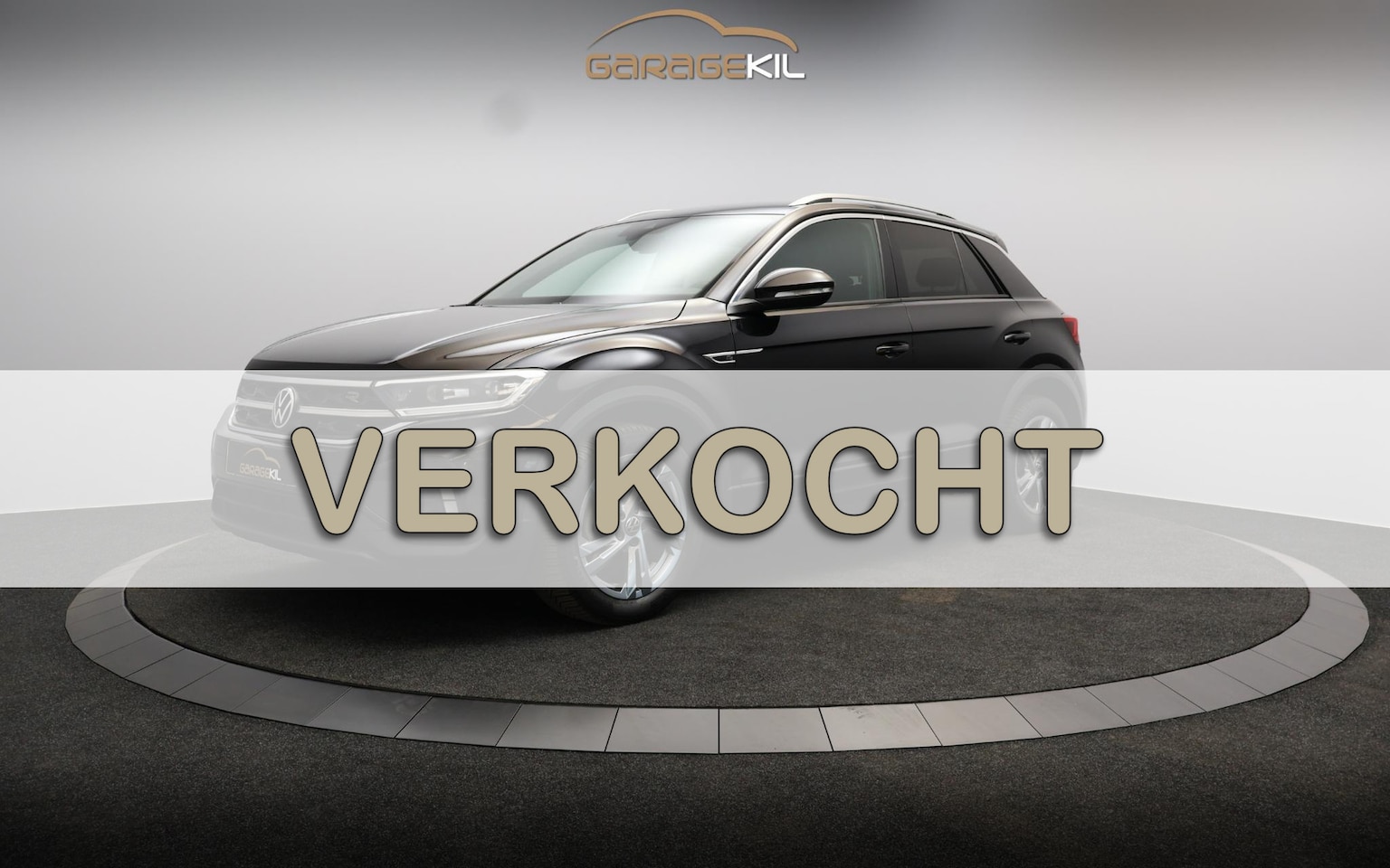 Volkswagen T-Roc - 1.0 TSI R-Line Dealer onderh. / 1ste eigenaar / Camera / LED / NAV / Privacy glass / ErgoA - AutoWereld.nl